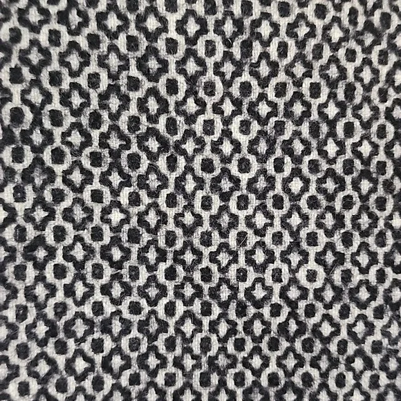 Yves St. Laurent Black and White Patterned Wool Pencil Skirt - Picture 3 of 15